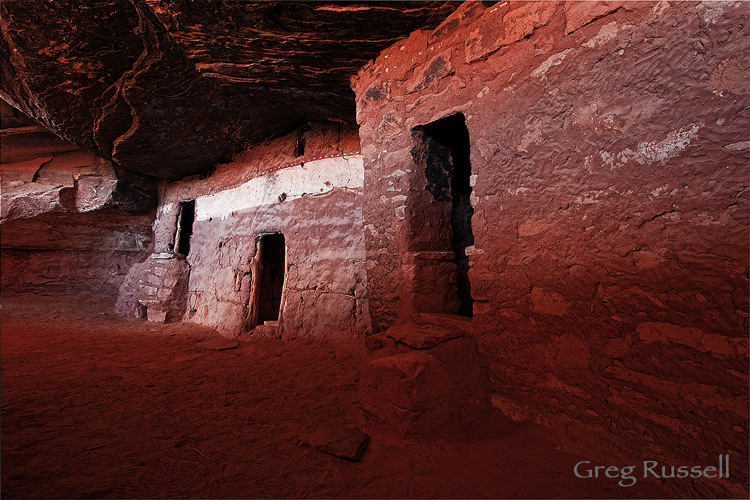 Dwelling on Cedar Mesa Utah Moonhouse Ruin, McCloyd Canyon, Cedar Mesa Utah