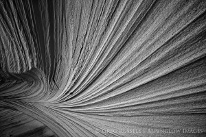 converging sandstone lines