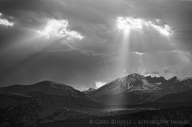 Sunbeams over the Kahweahs