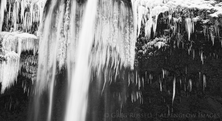 seljalandsfoss falls in iceland